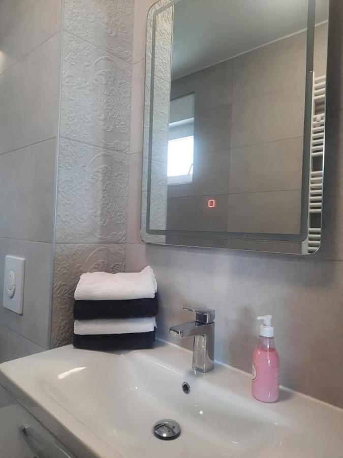 Apartment Anny De Luxe With Sea View Макарска Экстерьер фото