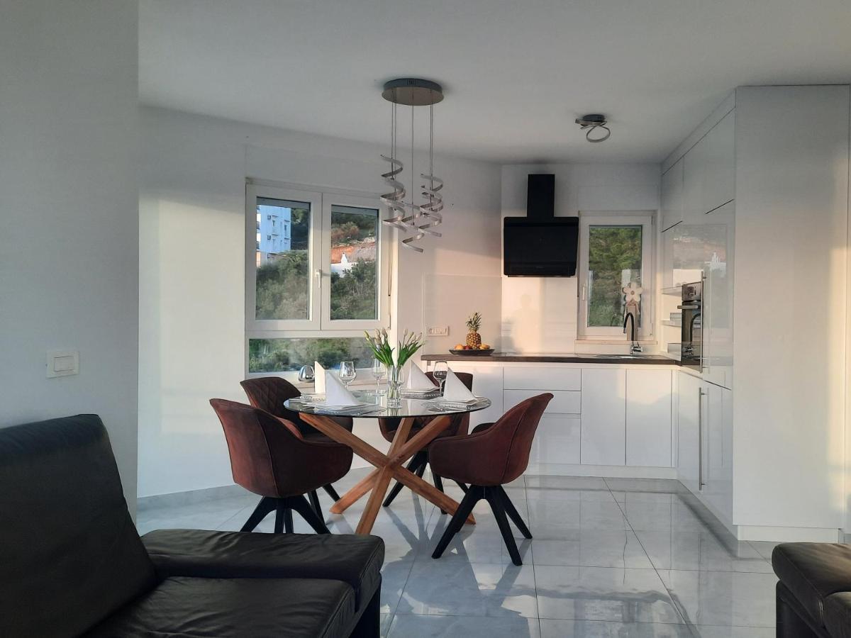 Apartment Anny De Luxe With Sea View Макарска Экстерьер фото